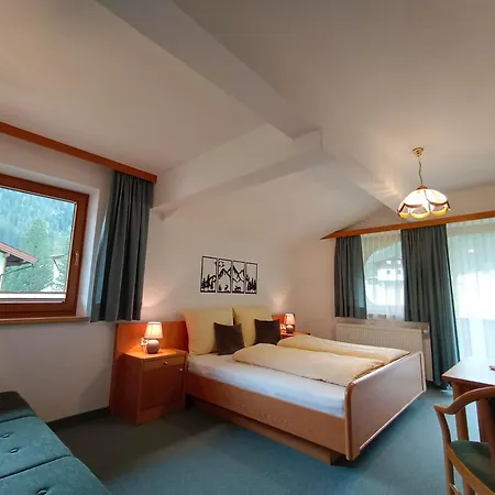 Manuela, Lägenhet *