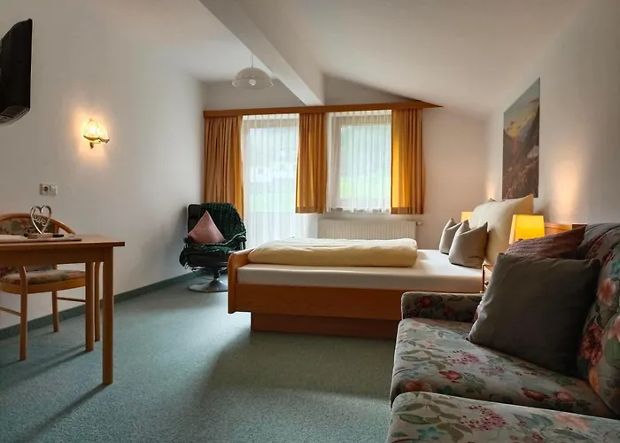 Apartman Manuela, Tux